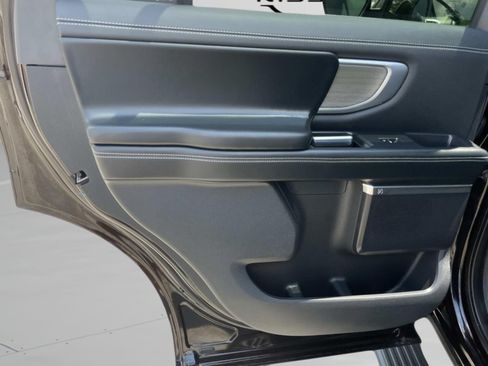 Used 2025 Ford Expedition Platinum AWD/4WD image 14