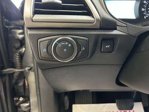 Used 2018 Ford Fusion SE FWD image 21