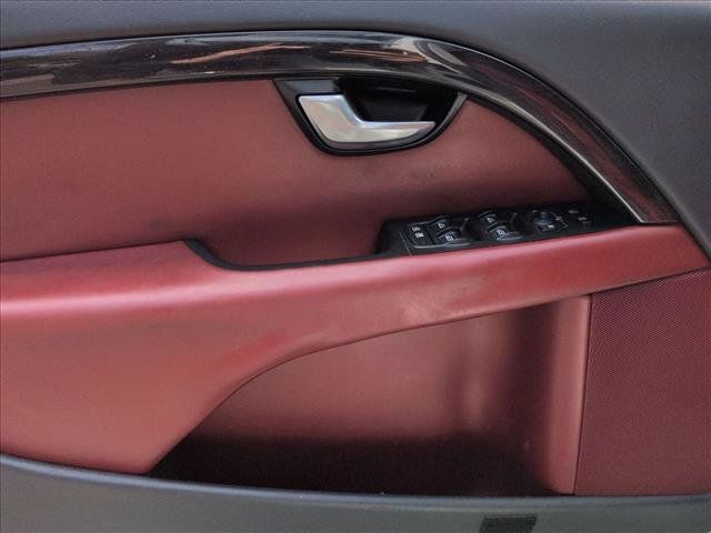 Used 2010 Volvo V70 R-Design FWD image 10
