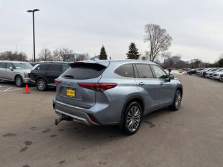 Used 2021 Toyota Highlander Platinum video 2