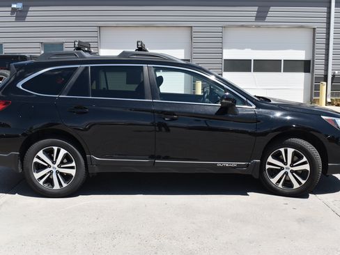 Used 2018 Subaru Outback 2.5i Limited AWD/4WD image 4