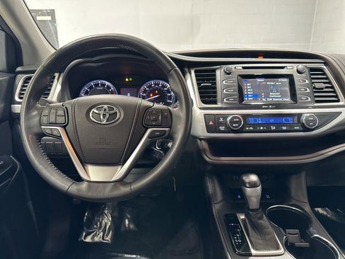 Used 2015 Toyota Highlander Plus image 8