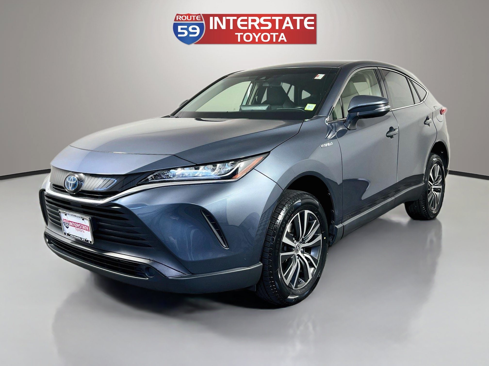 Certified 2021 Toyota Venza LE AWD/4WD image 3
