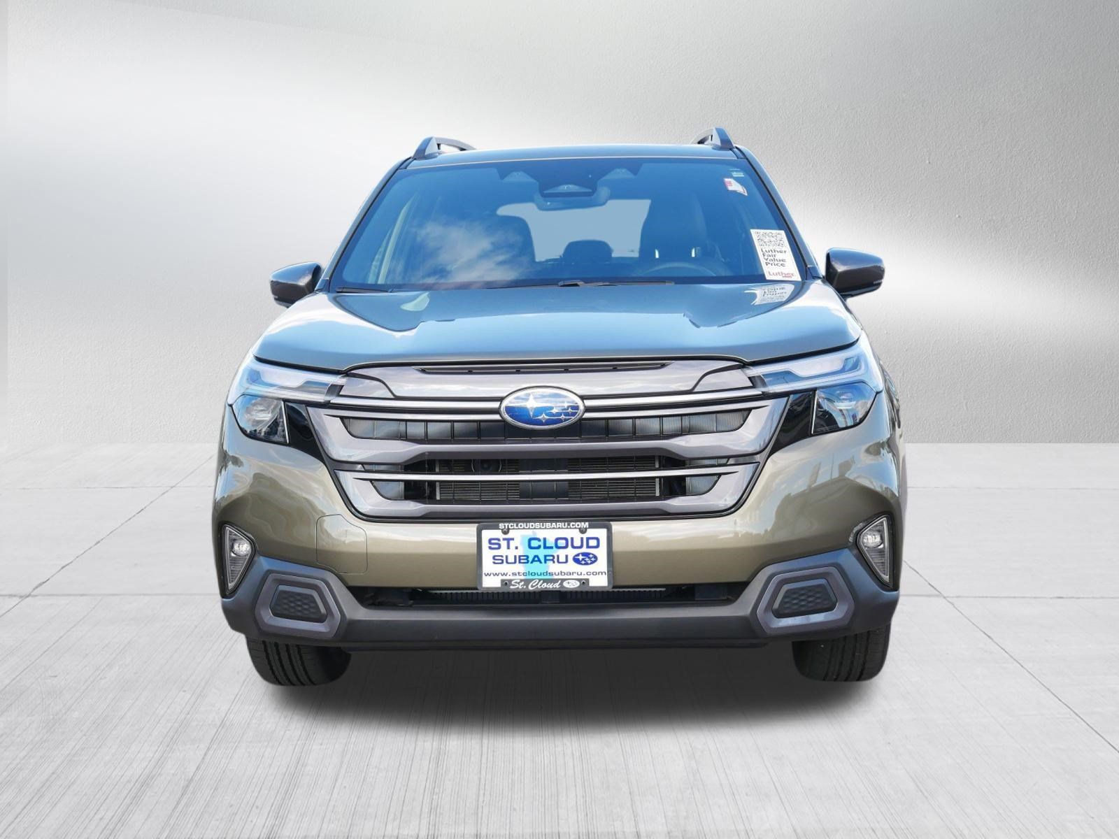 Used 2025 Subaru Forester Limited AWD/4WD image 2