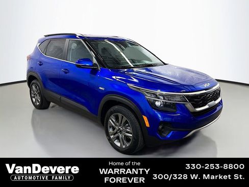 Used 2023 Kia Seltos S AWD/4WD image 1