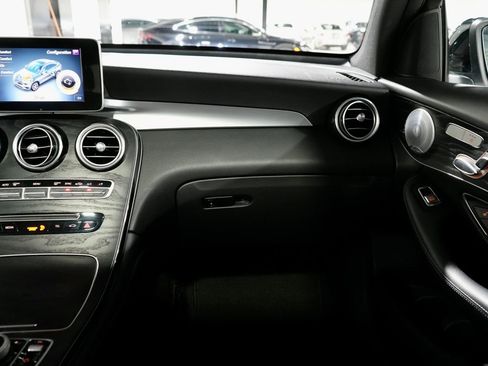 Used 2018 Mercedes-Benz GLC 300 4MATIC Coupe image 26