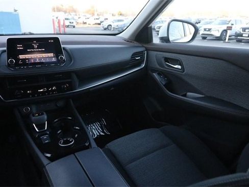 Certified 2023 Nissan Rogue SV image 24