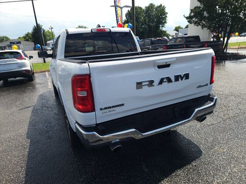 Used 2025 RAM 1500 Laramie AWD/4WD image 7