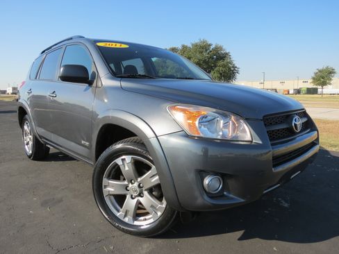 Used 2010 Toyota RAV4 Sport image 2