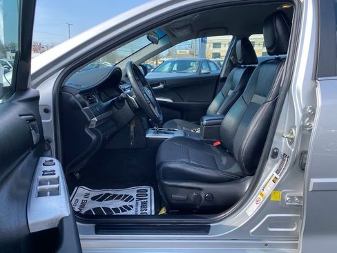 Used 2014 Toyota Camry SE image 12