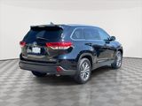 Used 2019 Toyota Highlander XLE image 4