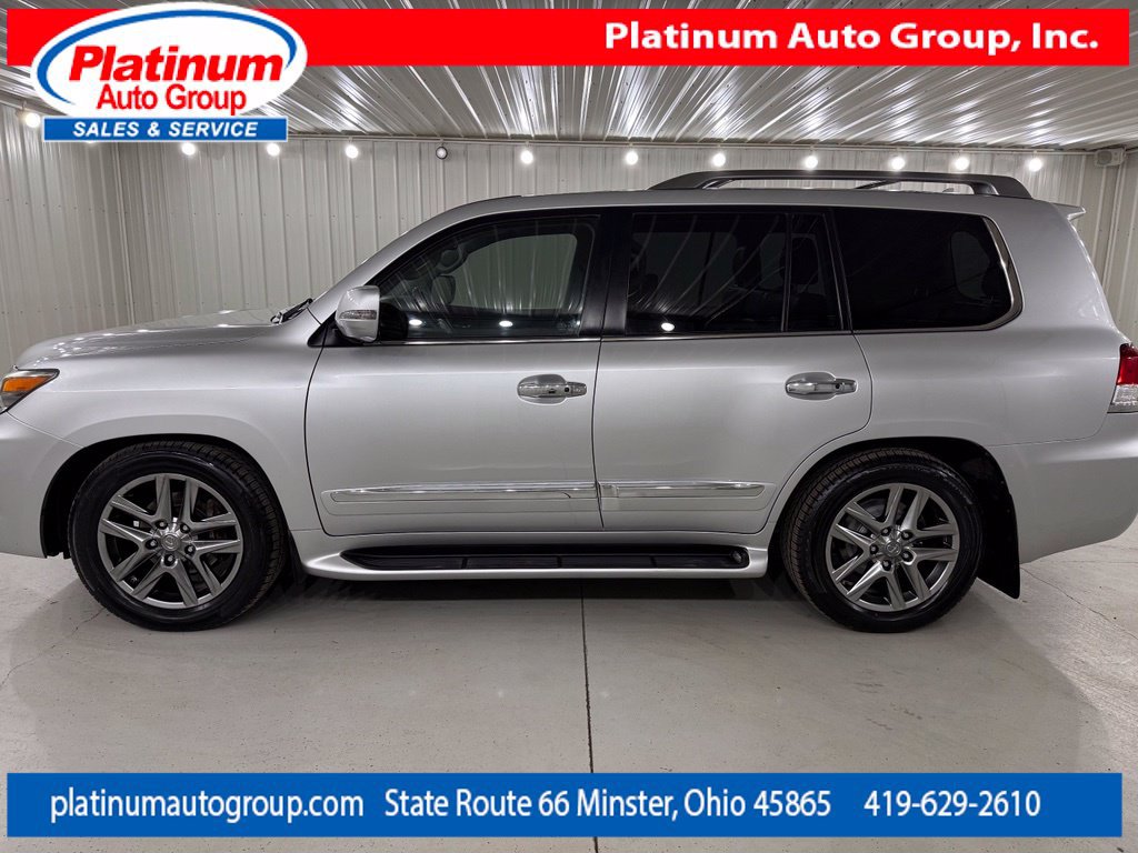 Used 2014 Lexus LX 570 4WD w/ Luxury Package image 2