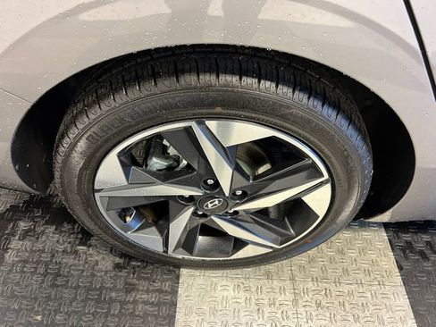 Used 2021 Hyundai Elantra SEL w/ Convenience + Premium Package FWD image 14
