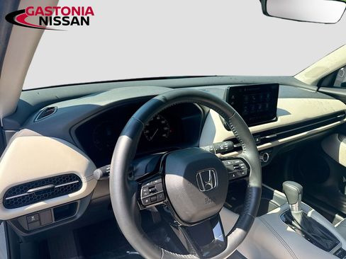 Used 2024 Honda HR-V EX-L image 11