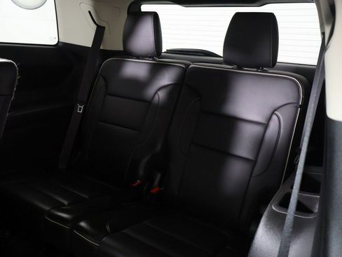 Used 2021 GMC Acadia Denali w/ Denali Technology Package FWD image 38