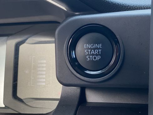 Certified 2025 Toyota Tacoma SR5 image 36