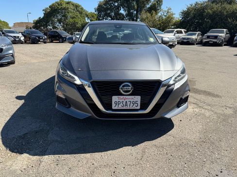 Used 2022 Nissan Altima 2.5 SV FWD image 8