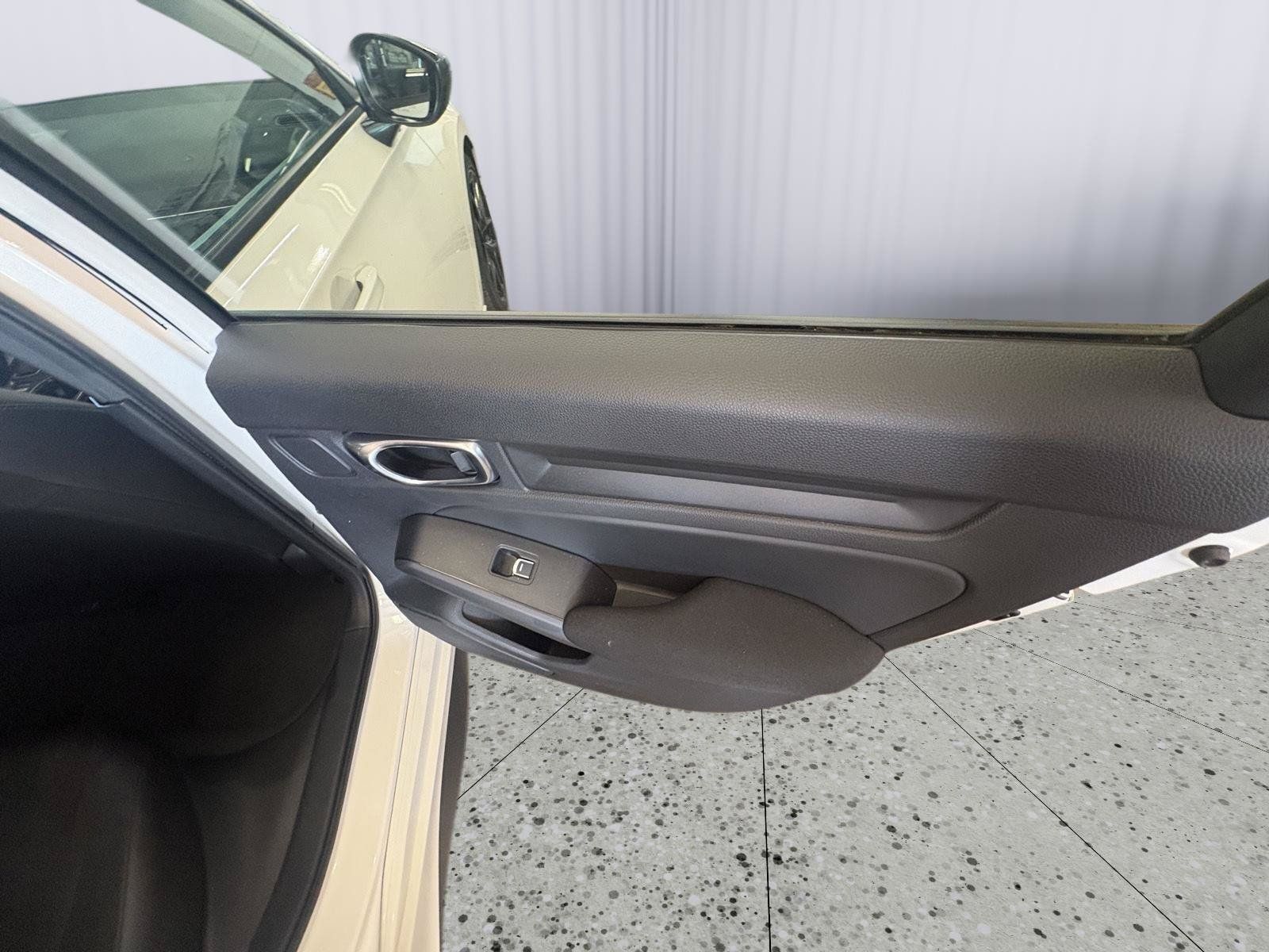 Used 2025 Honda Civic Sport image 17
