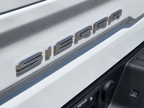 Used 2021 GMC Sierra 1500 SLT AWD/4WD image 28