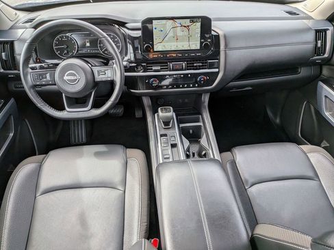 Used 2025 Nissan Pathfinder SL w/ SL Premium Package image 23