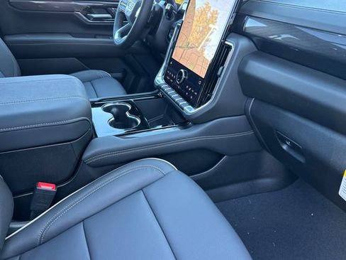 New 2026 GMC Yukon XL Elevation image 20