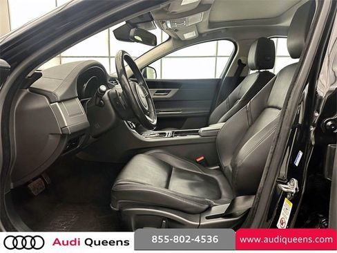 Used 2017 Jaguar XF Premium image 12