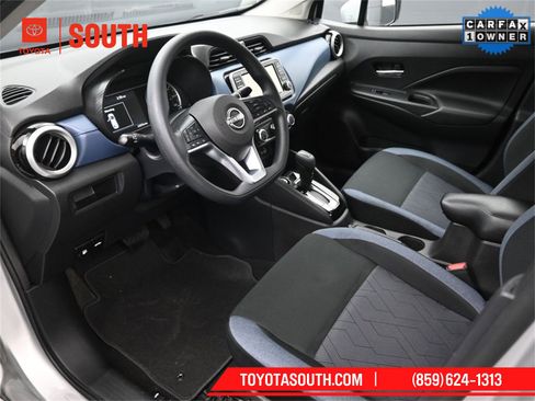 Used 2025 Nissan Versa SV image 9