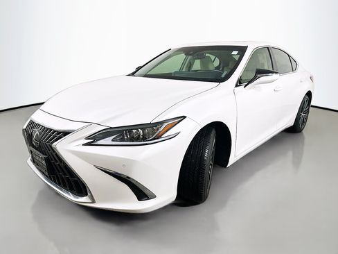 Used 2025 Lexus ES 350 w/ Premium Package FWD image 3