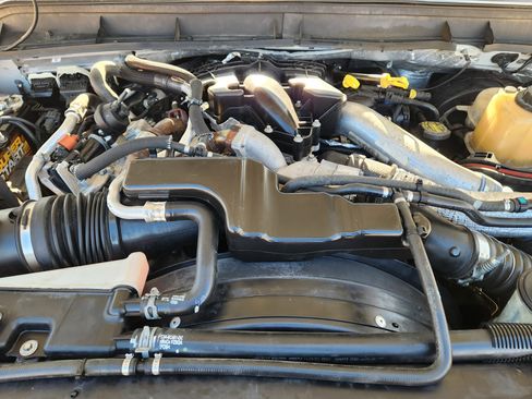 Used 2014 Ford F250 Platinum w/ FX4 Off-Road Package image 30