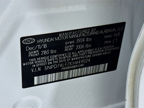 Used 2019 Hyundai Elantra SE w/ Winter Weather Package image 38