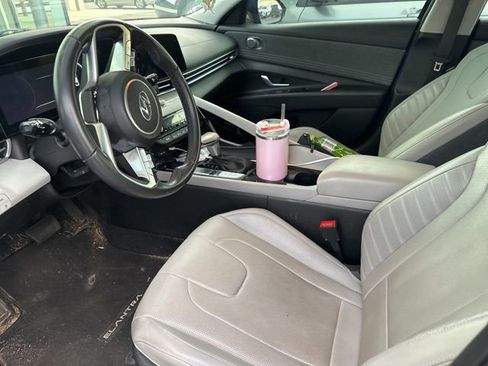 Used 2023 Hyundai Elantra Limited w/ Cargo Package image 10