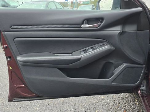 Used 2024 Nissan Altima 2.5 SV image 23