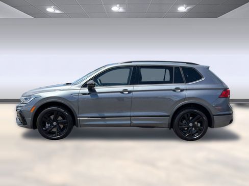 Certified 2024 Volkswagen Tiguan SE R-Line AWD/4WD image 2