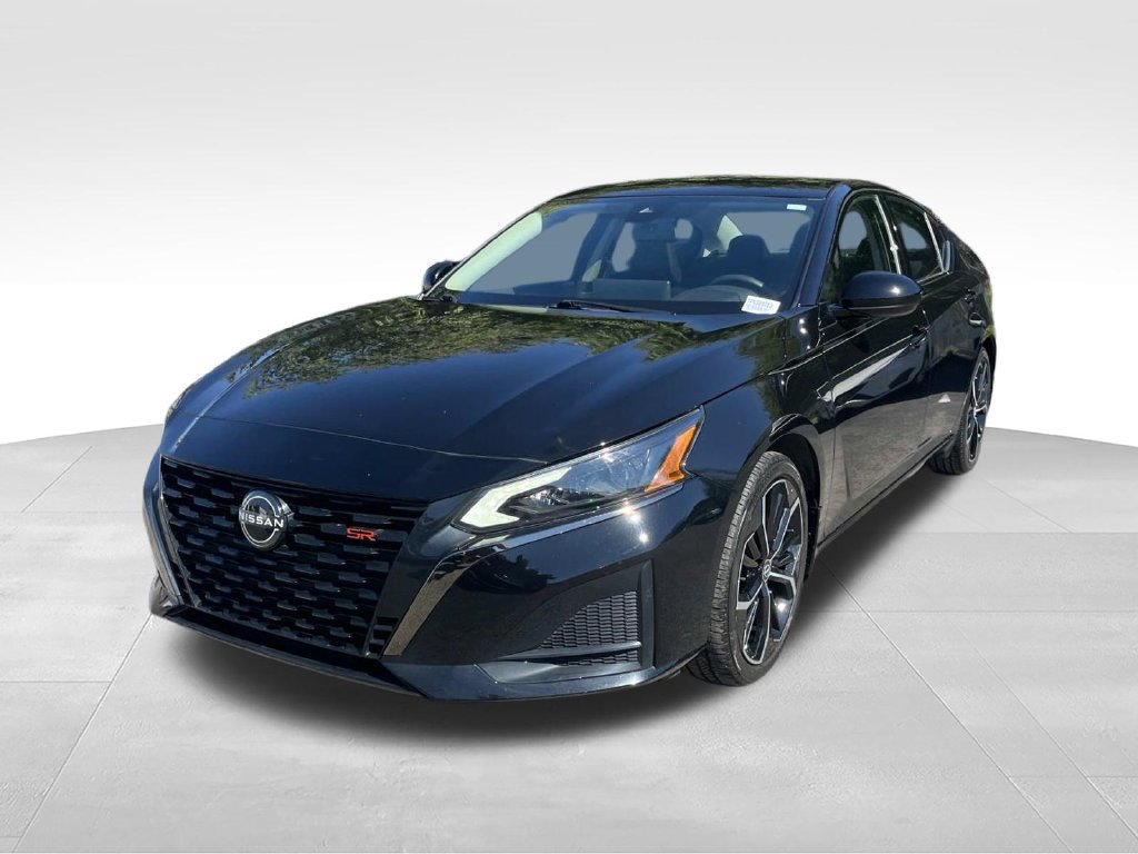 Used 2023 Nissan Altima 2.5 SR w/ SR Premium Package FWD image 9