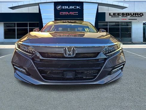 Used 2018 Honda Accord Touring image 2