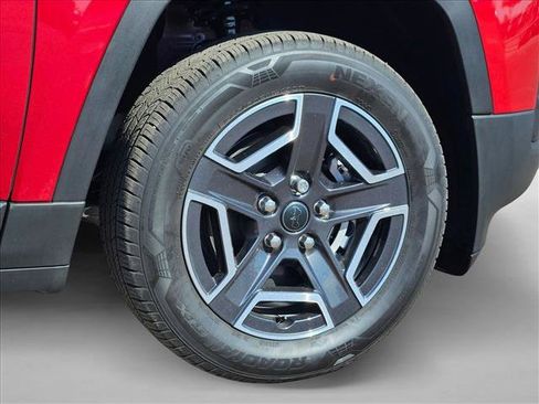 Used 2026 Jeep Cherokee Limited AWD/4WD image 27