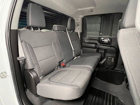 Used 2022 Chevrolet Silverado 2500 Custom w/ Custom Value Package image 11