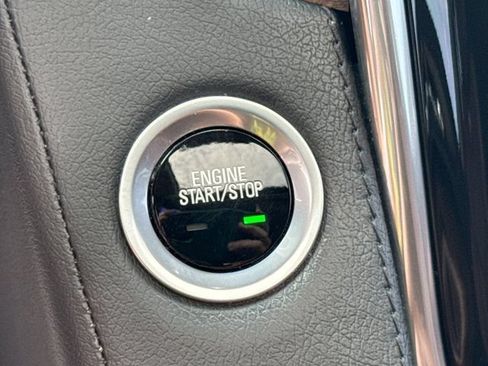 Used 2017 Cadillac Escalade ESV Premium Luxury RWD image 30