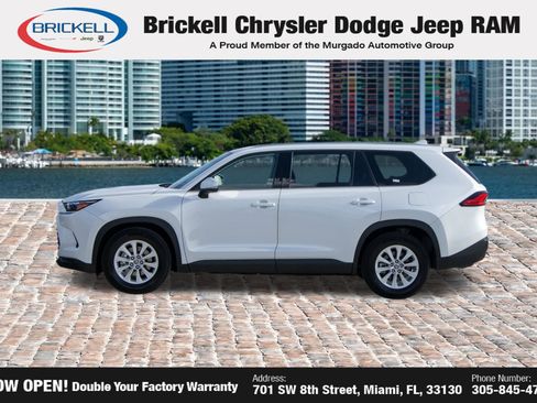 Used 2024 Toyota Grand Highlander XLE FWD image 8