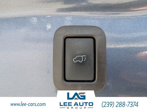 Used 2019 Toyota Highlander Limited image 11