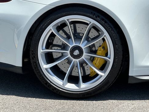 Certified 2016 Porsche 911 R RWD image 40