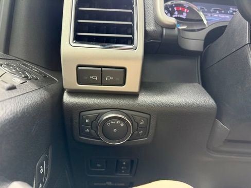 Used 2019 Ford F250 Lariat w/ Lariat Ultimate Package AWD/4WD image 24