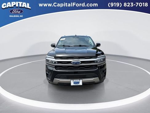Used 2023 Ford Expedition Max XLT RWD image 3