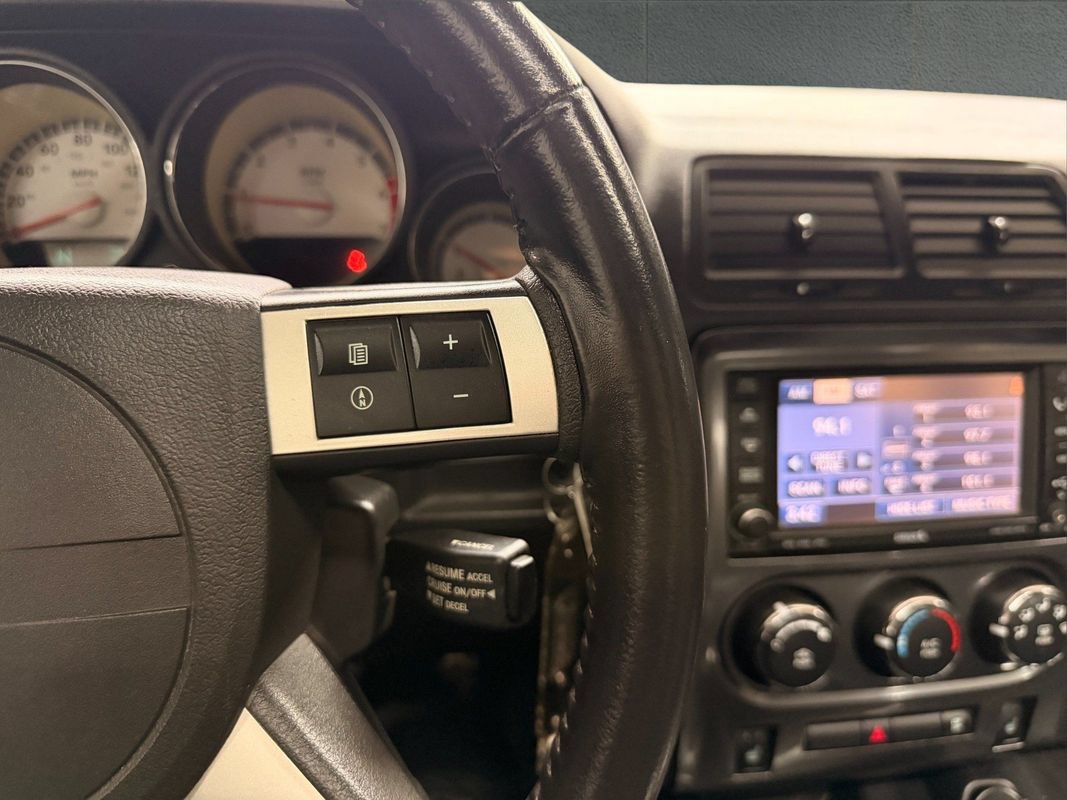 Used 2009 Dodge Challenger R/T RWD image 17