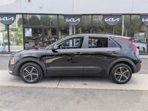 Used 2024 Kia Niro EX image 10