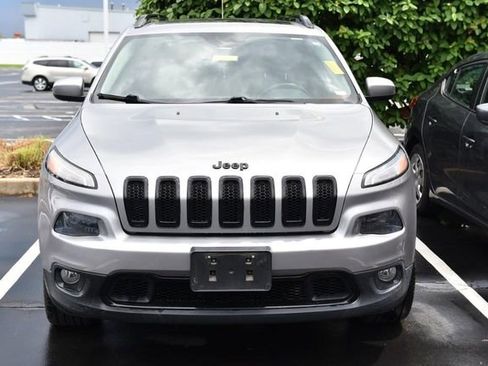 Used 2015 Jeep Cherokee Latitude w/ Comfort/Convenience Group AWD/4WD image 3