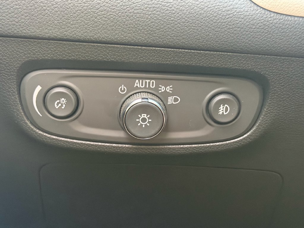 Used 2023 Buick Encore GX Preferred FWD image 32