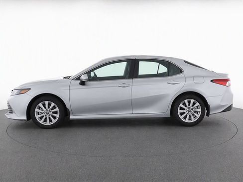 Used 2025 Toyota Camry LE AWD/4WD image 2