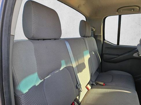 Used 2011 Nissan Frontier SV w/ SV Premium Utility Pkg RWD image 17