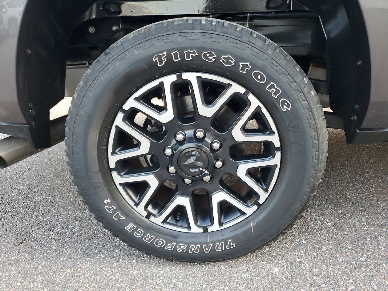 Used 2025 RAM 2500 Limited AWD/4WD image 5